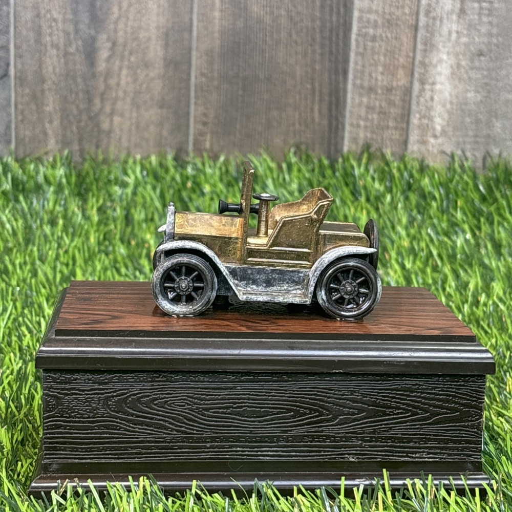 Vintage Metal Antique Car Business Card Holder‎ Desk Decor Wood Base Hong Kong
